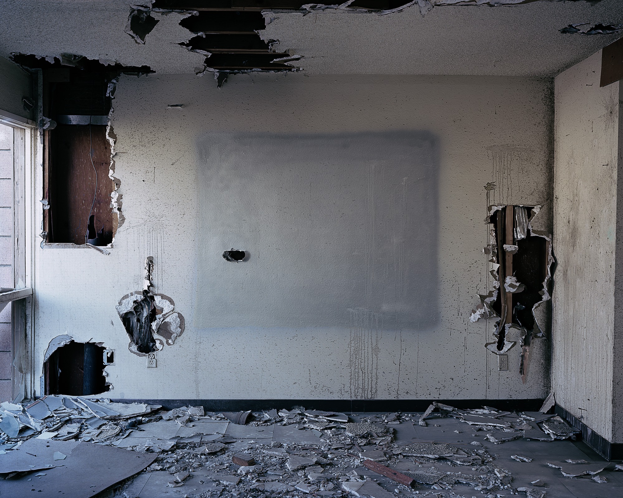Dead Mirrror E